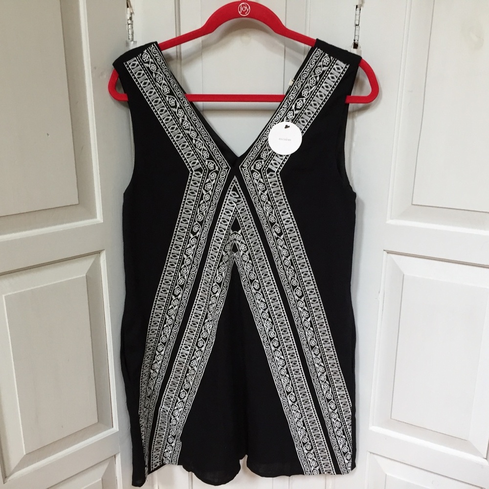 En Creme Black and White Embroidered Dress NWT